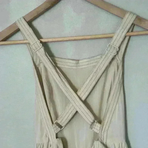 NWT Tan romper with a criss crossed open back - Picture 15 of 16